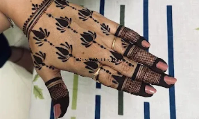 Yasha Vala Mehendi Artist